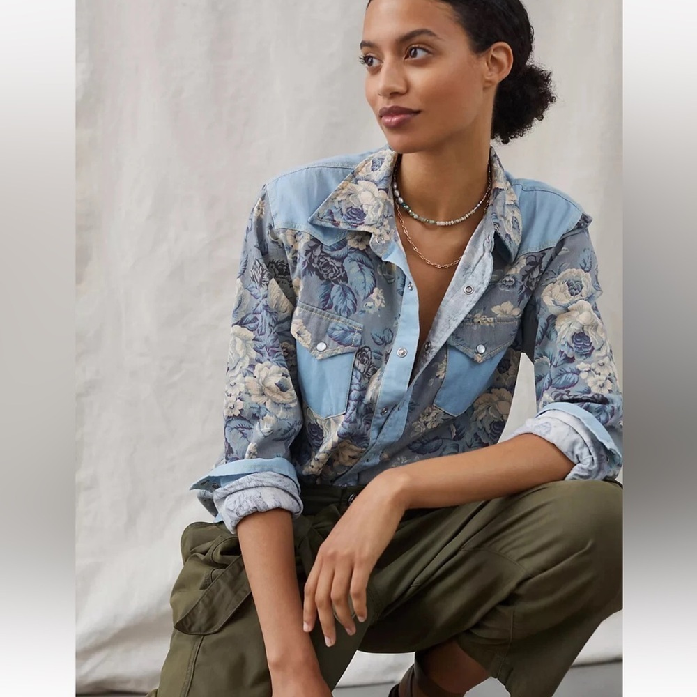 Anthropologie Floral Chambray Buttondown size XS - Picture 2 of 6